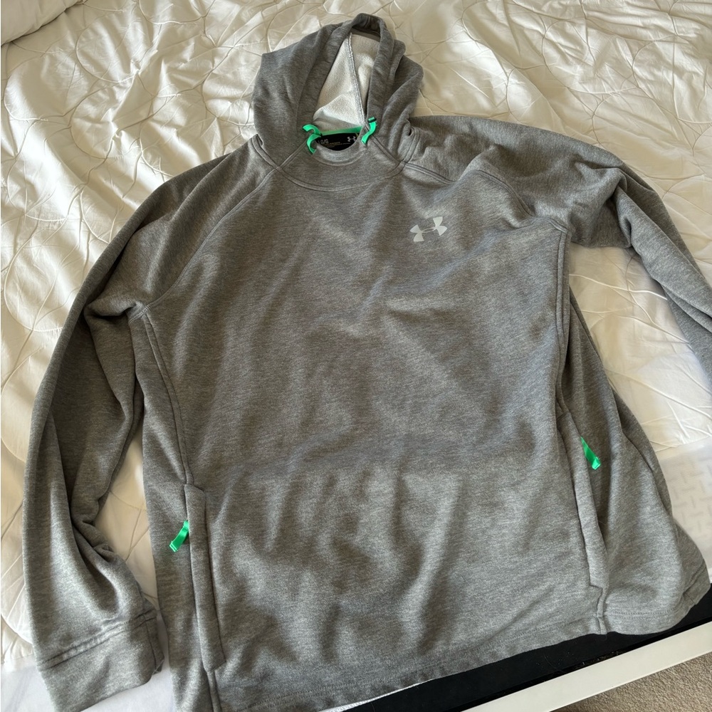 Men’s underarmour sweatshirt